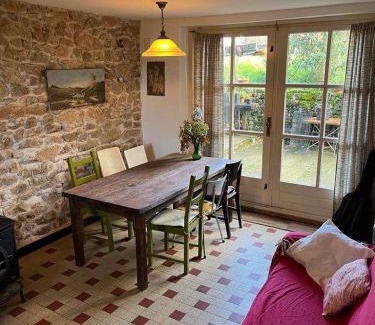 Monts et Vallees Ouest Creuse Bed & Breakfast | labalade chambre pelerin