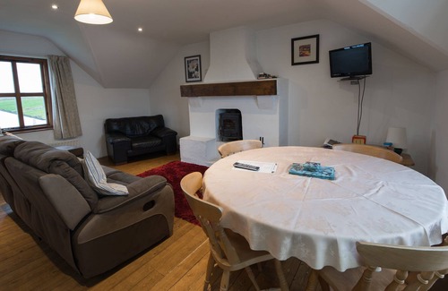 Bushmills Cottage | Lacada: 2BD Cottage