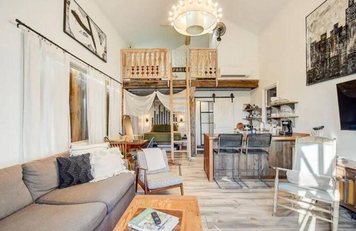 Village of Germantown House | Lace & Woods Farm "Hammer Hideaway"