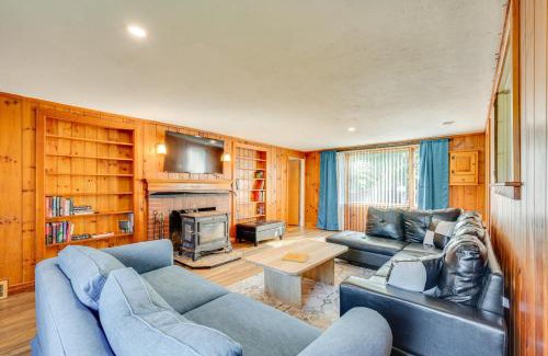 Weirs Beach House | Laconia Resort Home Less Than 2 Mi to Lake Winnipesaukee