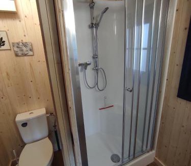 Flayat Ski Chalet | Lacustra Cabanes accessibles en canoé et Chalets tout confort