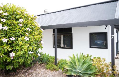 Normanville House | Lady Bay Beach House - seconds from the sand