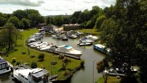 Maidstone Boat Rental | Lady Lily Unique River Boat with castle views