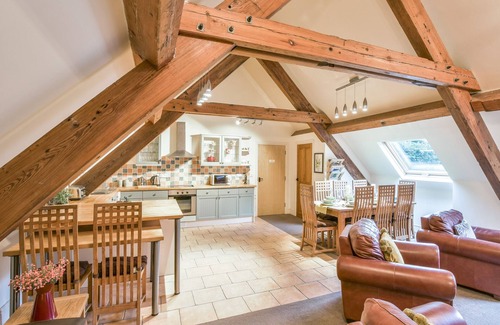 Hulland Ward Cottage | LADY POND RETREAT, family friendly, with hot tub in Ashbourne