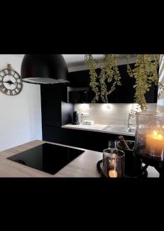 Saint-Laurent Apartment | L’Agathe