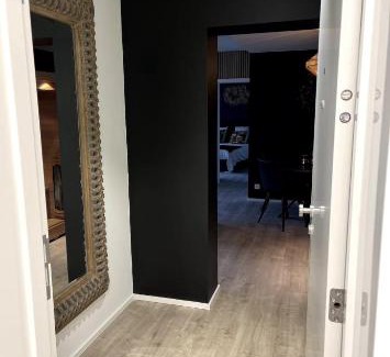 Saint-Laurent Apartment | L’Agathe