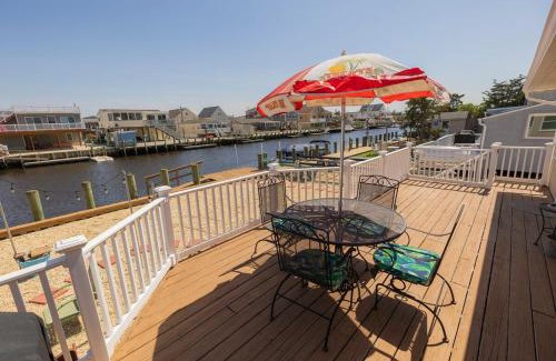 Tuckerton Beach House | Lagoon Life in Tuckerton Beach with Dock