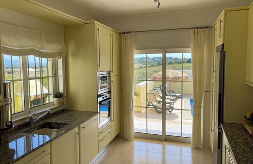 Chinicato Villa | Lagos - Meia Praia Family Friendly Villa Private Pool Mountain Views