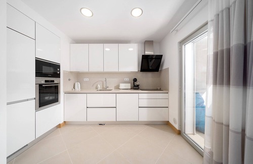 Lagos Apartment | Lagos Modern 2 With Pool by Homing