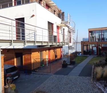 Kahnsdorf Apartment | Lagrette Ferienwohnung am Hainer See