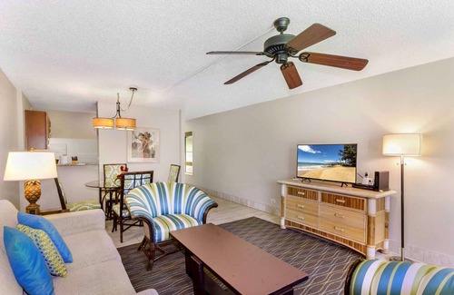 Kahana Resort | Lahaina Resort 1 Bedroom Sleeps 4