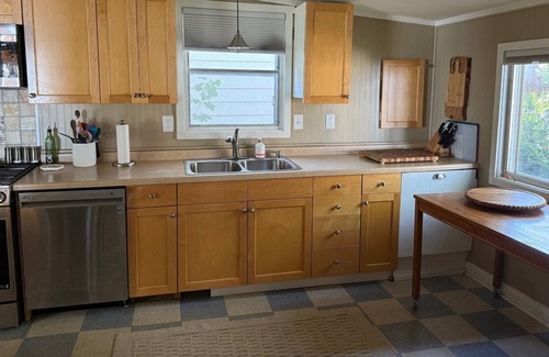 Rockville Cabin | Laid-Back Lake Getaway- Amazing Views, Private Beach&Dock, Chill Deck, 2BR, 1BA