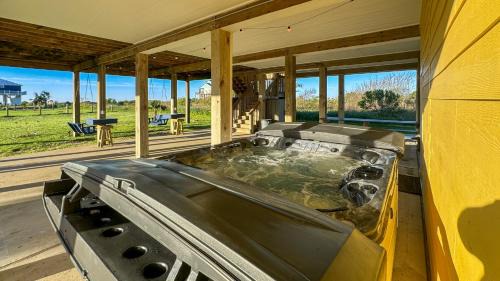 Port Bolivar House | Laidback, Spacious Luxury with Hot Tub, Fully Stocked and Private Beach Access