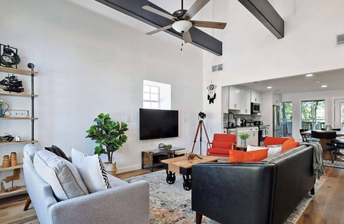 Oak Point House | Lake access 3 Bedroom in Oak Point