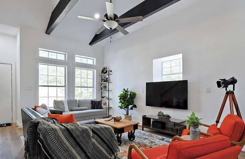 Oak Point House | Lake access 3 Bedroom in Oak Point
