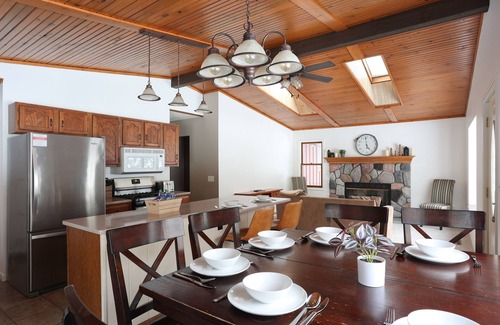 Canadian Lakes Cottage | Lake Access Cabin with HotTub, Firepit and Indoor Pool Access