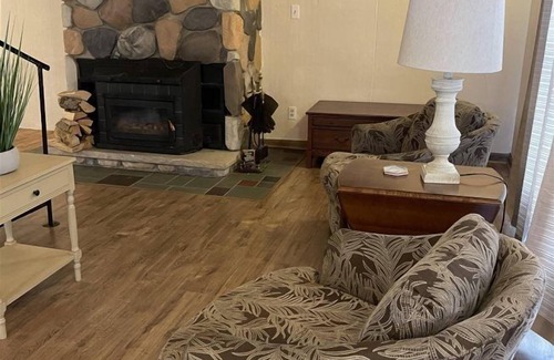 Canadian Lakes Cottage | Lake Access | Firepit, Fireplace, Dock & Views