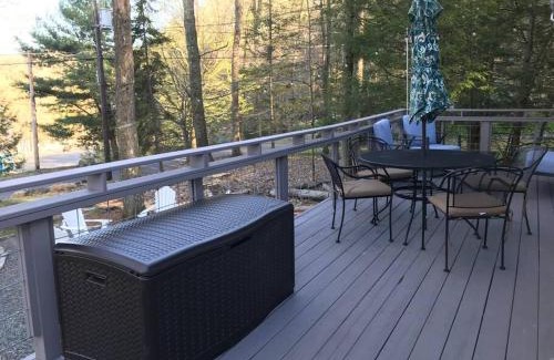 Greentown Ski Chalet | Lake Access with a View! Lake Wallenpaupack .