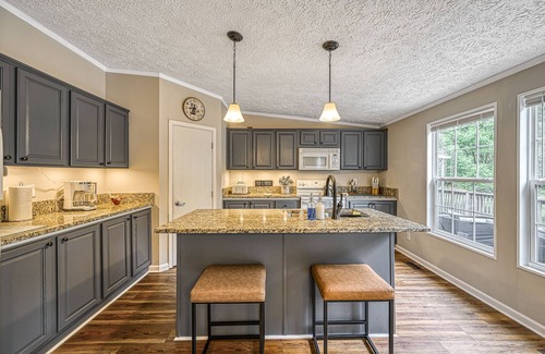 Bumpass House | Lake Anna Retreat: 4BR 2BA ~ Game Room ~ Sleeps 8 ~ Fire Pit & Boat Access