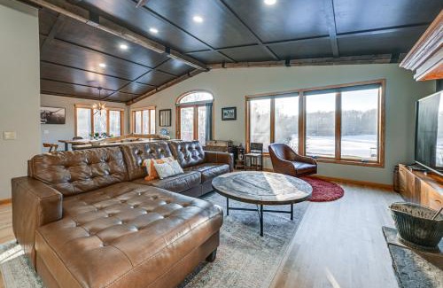 Neillsville House | Lake Arbutus Cabin Private Dock and Pontoon Rental!