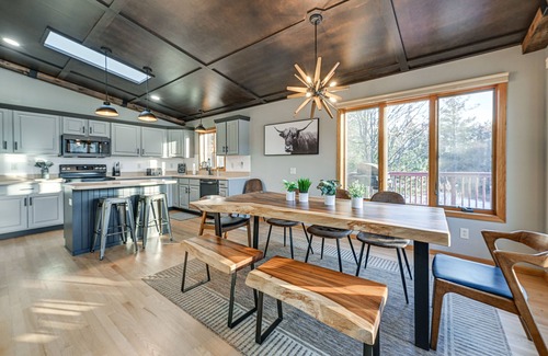 Neillsville Cabin | Lake Arbutus Cabin: Private Dock & Pontoon Rental!
