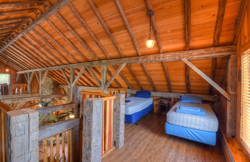 Buchanan Dam Cabin | Lake Buchanan Lodge is waterfront with an optional Pavilion for events.