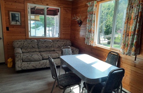 Sioux Narrows Nestor Falls Cabin | Lakefront 3-bedroom cabin on Crow Lake #4 Bull Moose Lodge