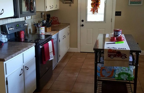 Winchester House | Lake, Caverns, Sewanee, & Jack Daniel’s All Nearby! Boat, RV, Camping, Barn