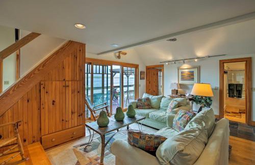 North Hero House | Lake Champlain Cottage with Private Deck and Fire Pit!