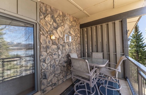 Dillon Apartment | Lake Cliffe #303, Building E By Summit County Mountain Retreats