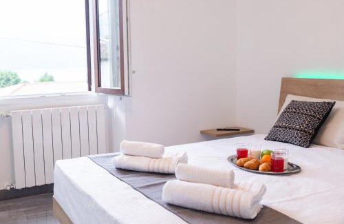 Abbadia Lariana Apartment | Lake Como - 3 min Walk from Beach - New Flat for 6 Guests