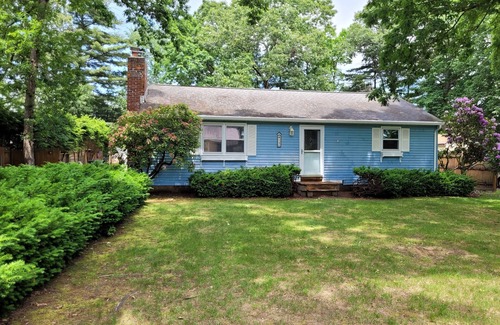 Melrose House | Lake Congamond Cozy Stylish Comfortable House