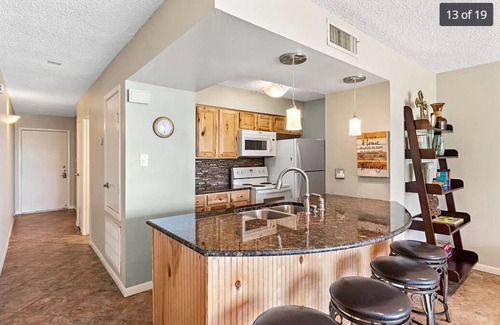 Walden on Lake Conroe Condo | Lake Conroe -Amazing Lake View! Discount for a long-term stay. Pets are allowed.