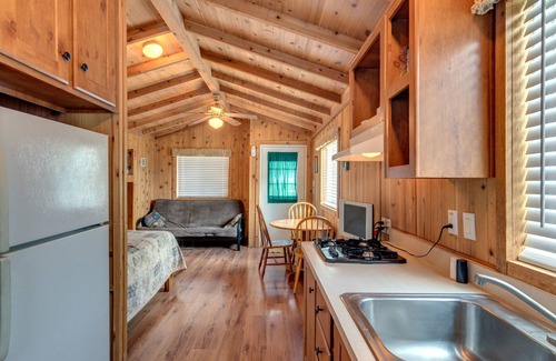 Willis Cabin | Lake Conroe RV & Camping Resort