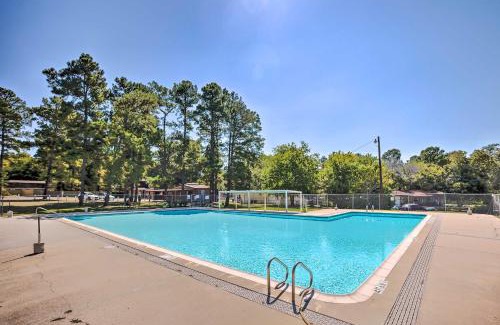 Willis House | Lake Conroe Vacation Rental half Mi to Boat Launch!