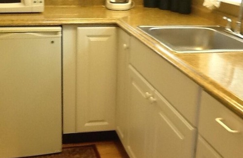 Northwood Apartment | Lake Cottage Studio, Sandy Beach, RowBoat & Kayaks, Awesome Fishing, Swimming