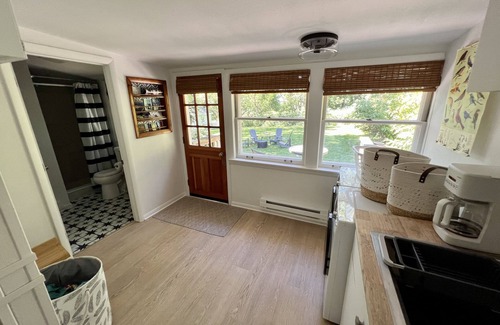 Delafield House | Lake Country Guest Cottage