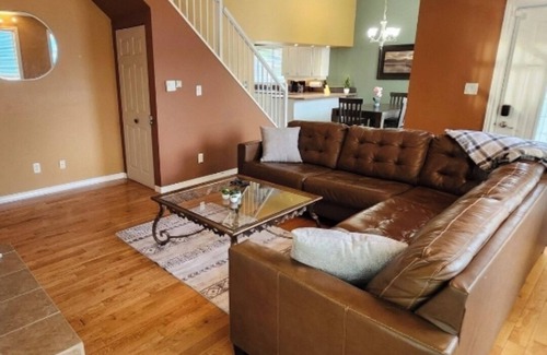 Winnipeg Beach House | Lake Escape 1-minute walk to beach/Main st