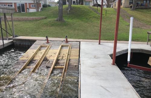 Kingsland House | Lake Escape