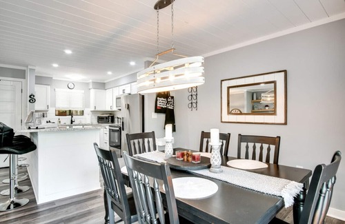 Sapphire House | Lake Fairfield Hideaway