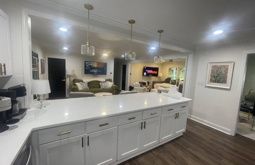 Central House | Lake front 2.5 miles from Clemson with private cove