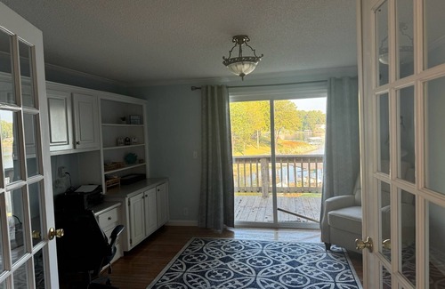 Ridgeway House | Lake Front 6 Bedroom Home on Beautiful Lake Wateree.