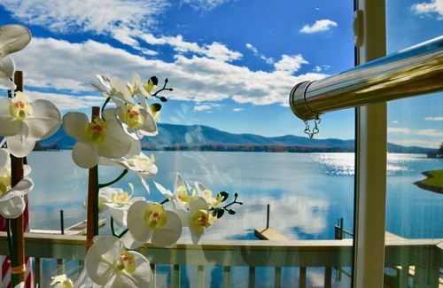 North Shore House | Lake front, kayaks, SUP, WiFi, Views, pools,resort,beaches,docks