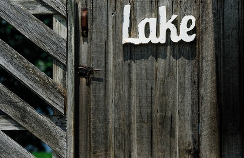 White Cloud Apartment | Lake-front lodging- Fisherman's Cove at the Blue Heron Retreat