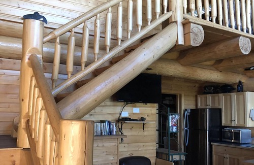 Soldotna Cabin | LAKE FRONT LOG CABIN! CLOSE TO KENAI RIVER!