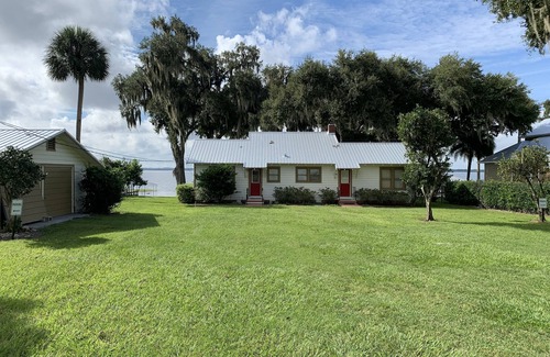 Candler House | Lake front on North shore of Lake Weir, Florida (it is NOT a duplex/2 entries)
