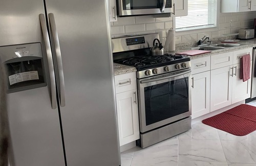 Orlando Apartment | Lake front property, safe neighborhood.