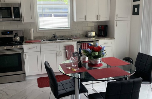 Orlando Apartment | Lake front property, safe neighborhood.