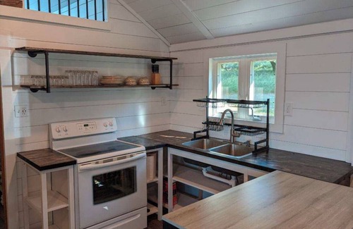 Prior Cabin | LAKE FRONT RENOVATED cabin with enclosed porch and loft on Big Stone Lake