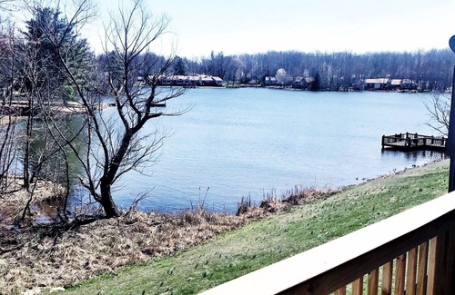 Fairfield Glade Condo | 🌟Lake Front unit ready 4 you! 🌟- sleeps 12 in beds, w/king bed, WiFi, pets
